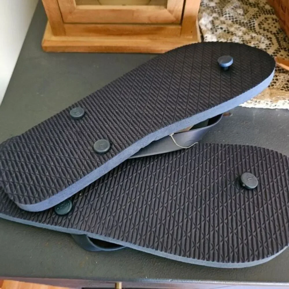 Men’s Blue Flip Flops XXL 10/11 – Lightweight Casual Summer Sandals NWT‎